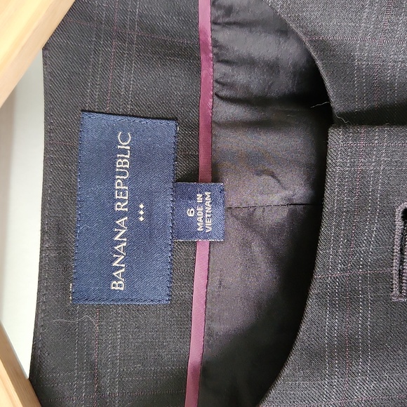 Banana Republic pleated jacket - Picture 2 of 8